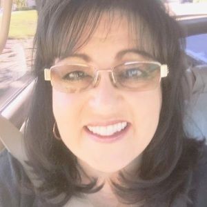 Meet your Posher, Deborah